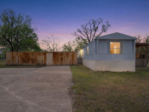 2711 Citation DR, Del Valle, TX 78617