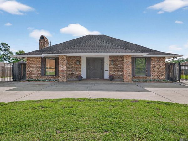 2162 Capri Dr, Baton Rouge, LA 70815
