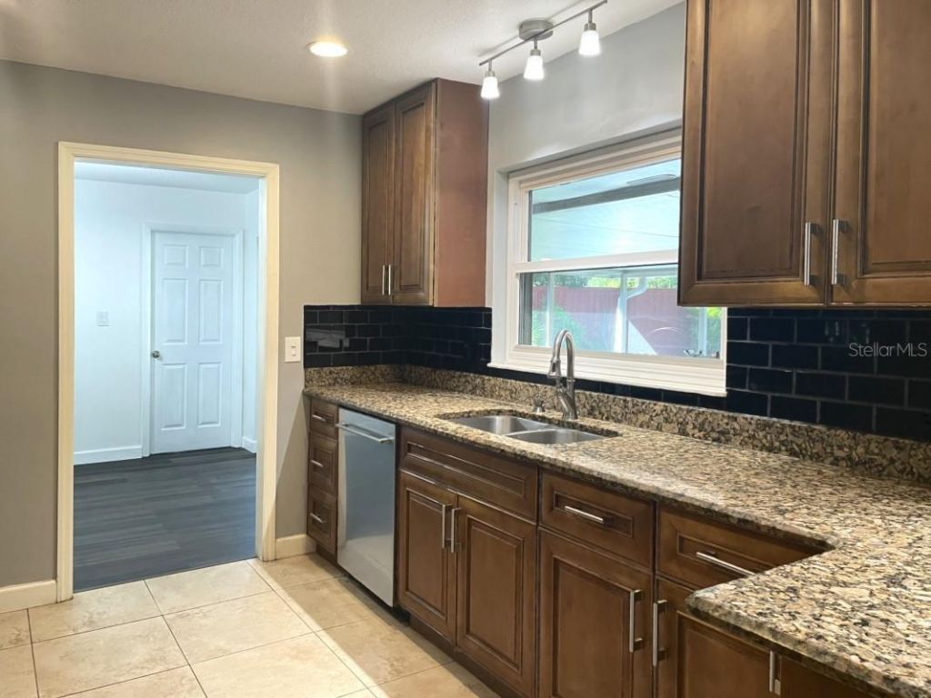 2102 Winnebago Trail , Fern Park, FL 32730 Photo