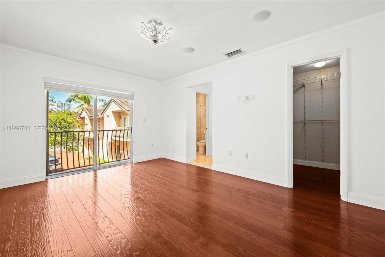 3135 Gifford Ln, Unit C, Miami, FL 33133 Photo