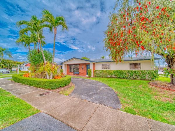 9961 SW 12th St , Miami, FL 33174