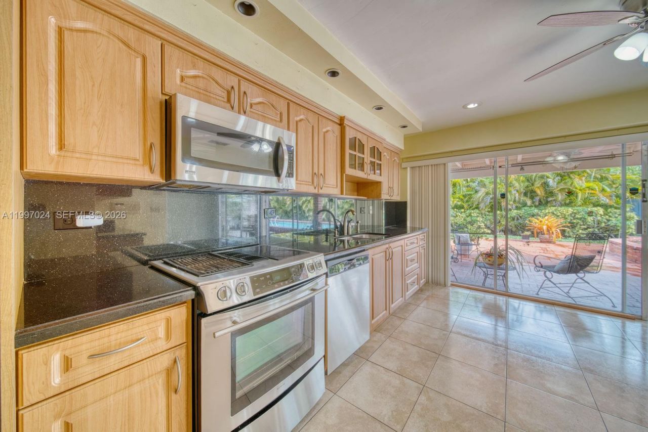 9961 SW 12th St , Miami, FL 33174 Photo