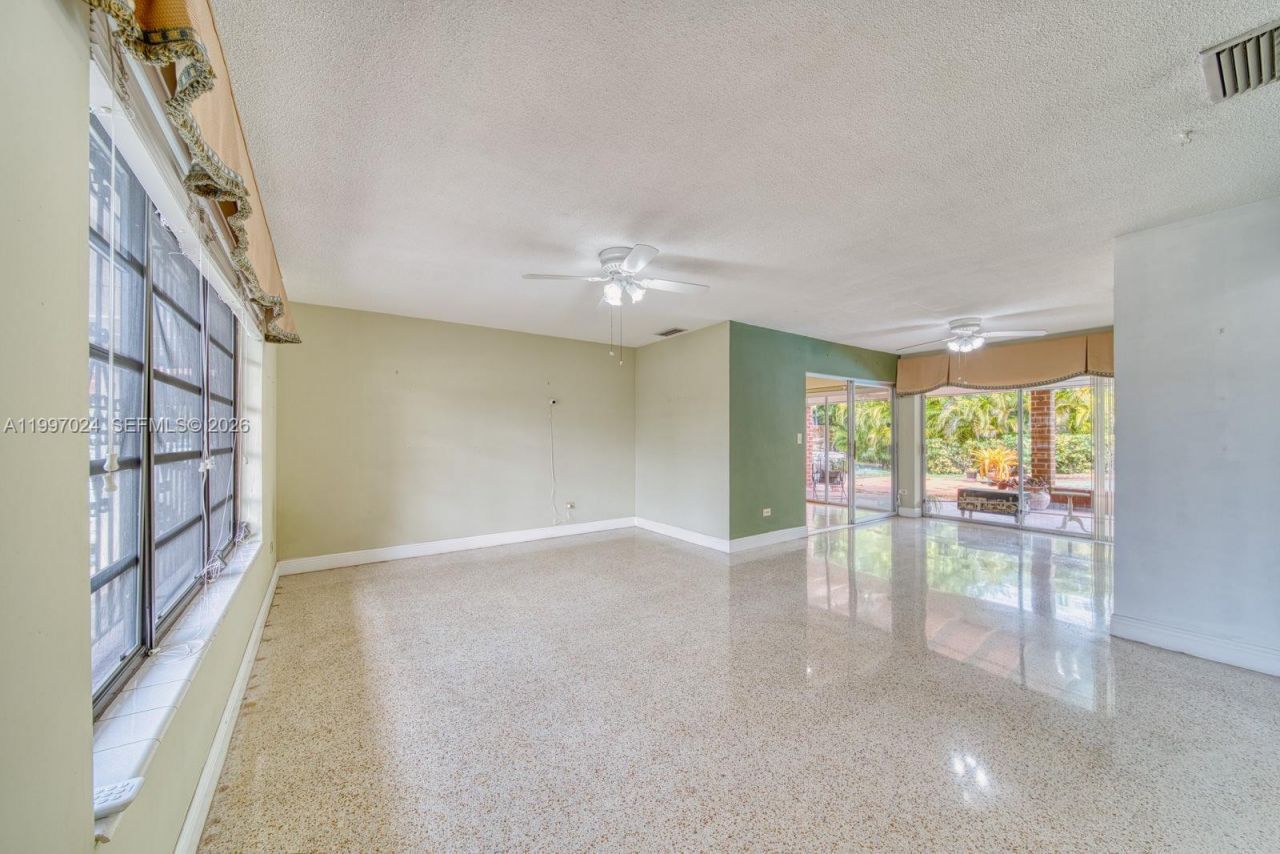 9961 SW 12th St , Miami, FL 33174 Photo