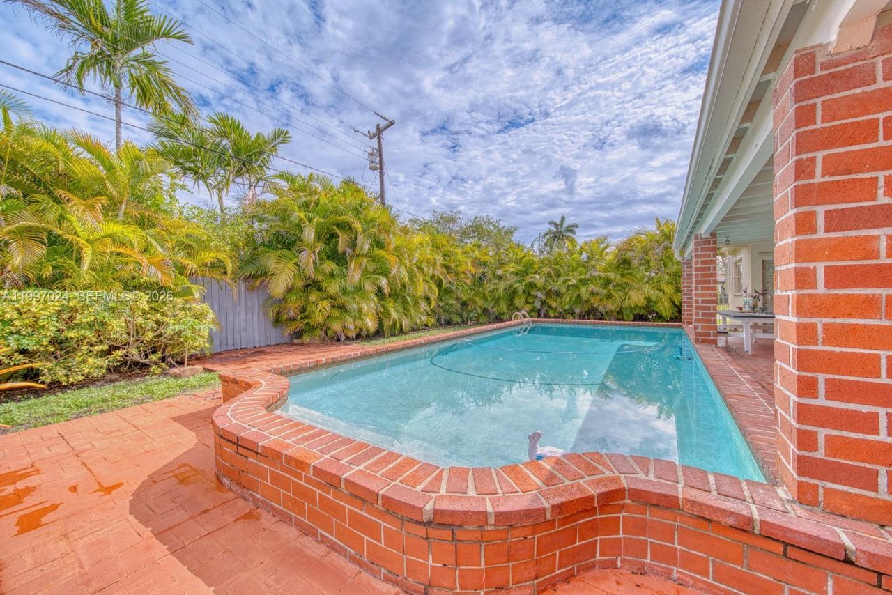 9961 SW 12th St , Miami, FL 33174 Photo