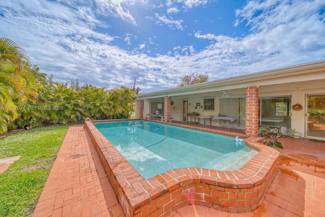 9961 SW 12th St , Miami, FL 33174 Photo