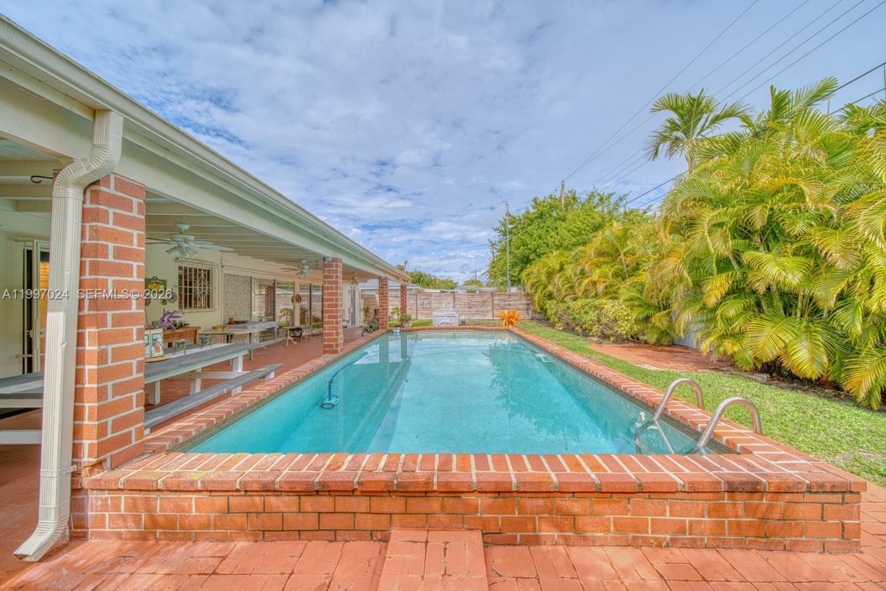 9961 SW 12th St , Miami, FL 33174 Photo