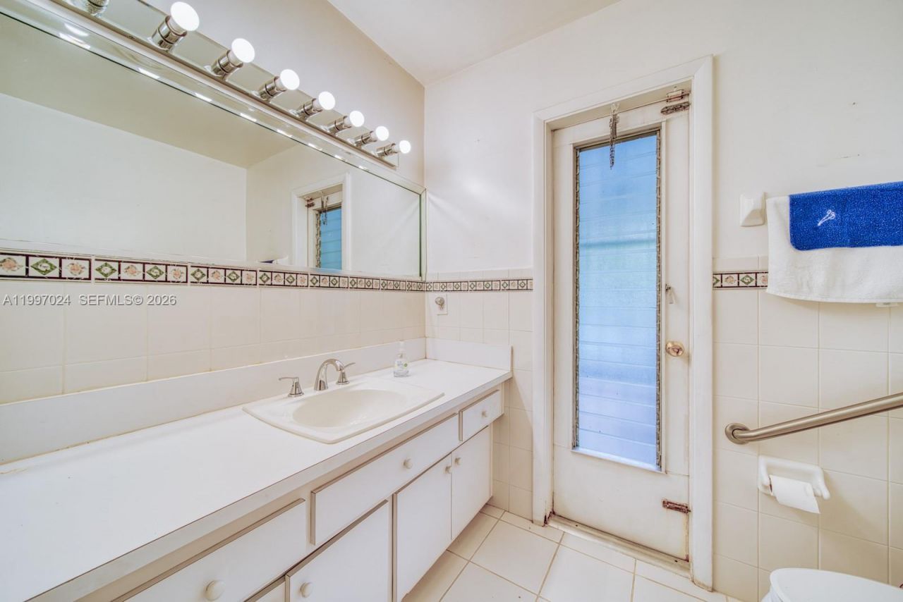 9961 SW 12th St , Miami, FL 33174 Photo