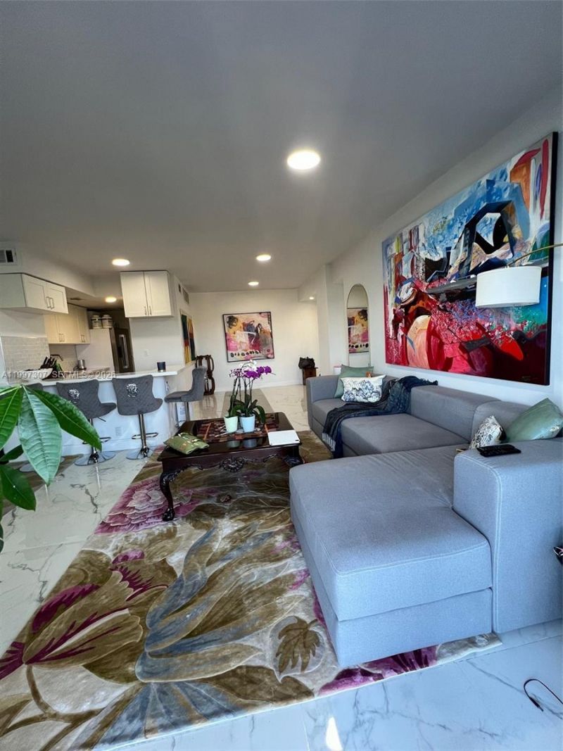 880 NE 69th St, Unit 11M, Miami, FL 33138 Photo