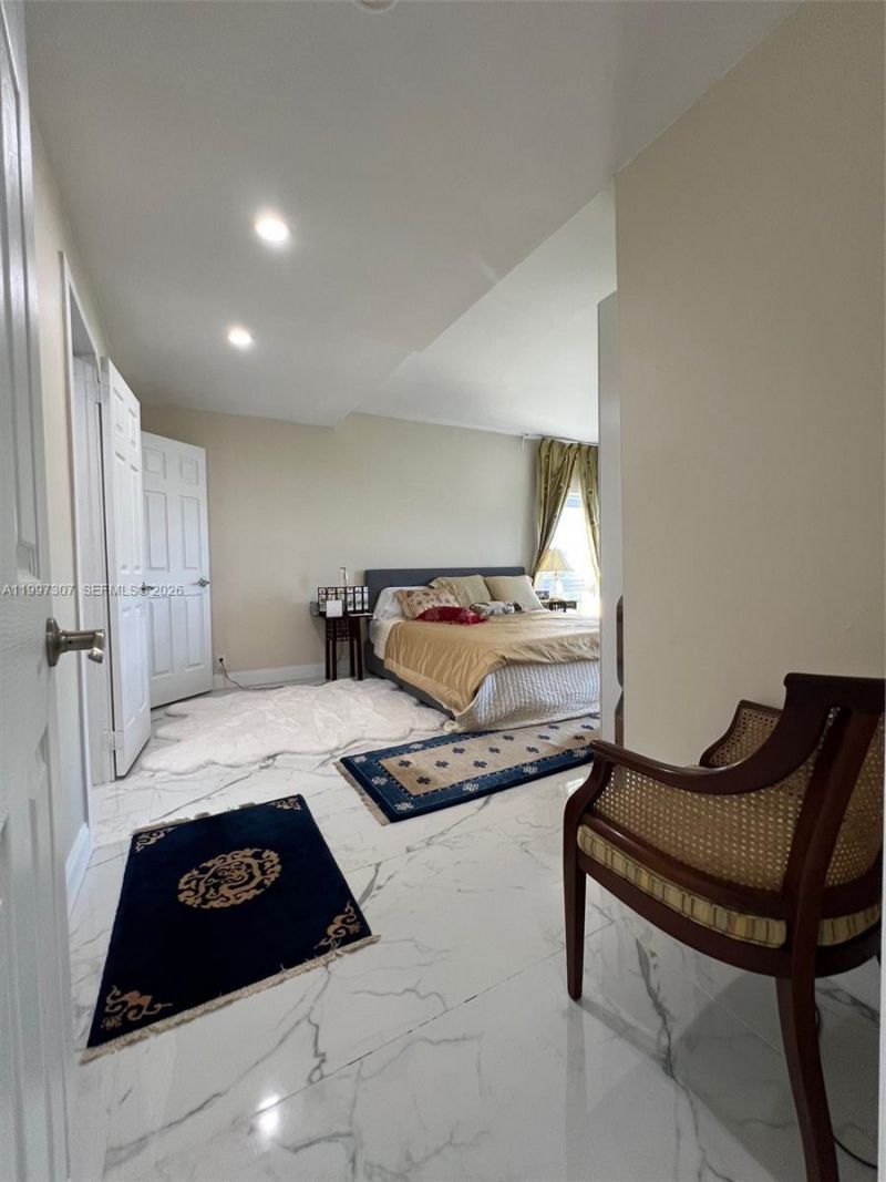 880 NE 69th St, Unit 11M, Miami, FL 33138 Photo