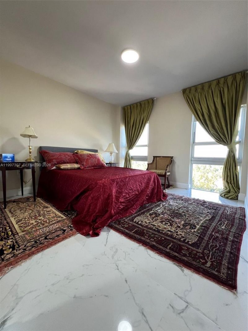 880 NE 69th St, Unit 11M, Miami, FL 33138 Photo