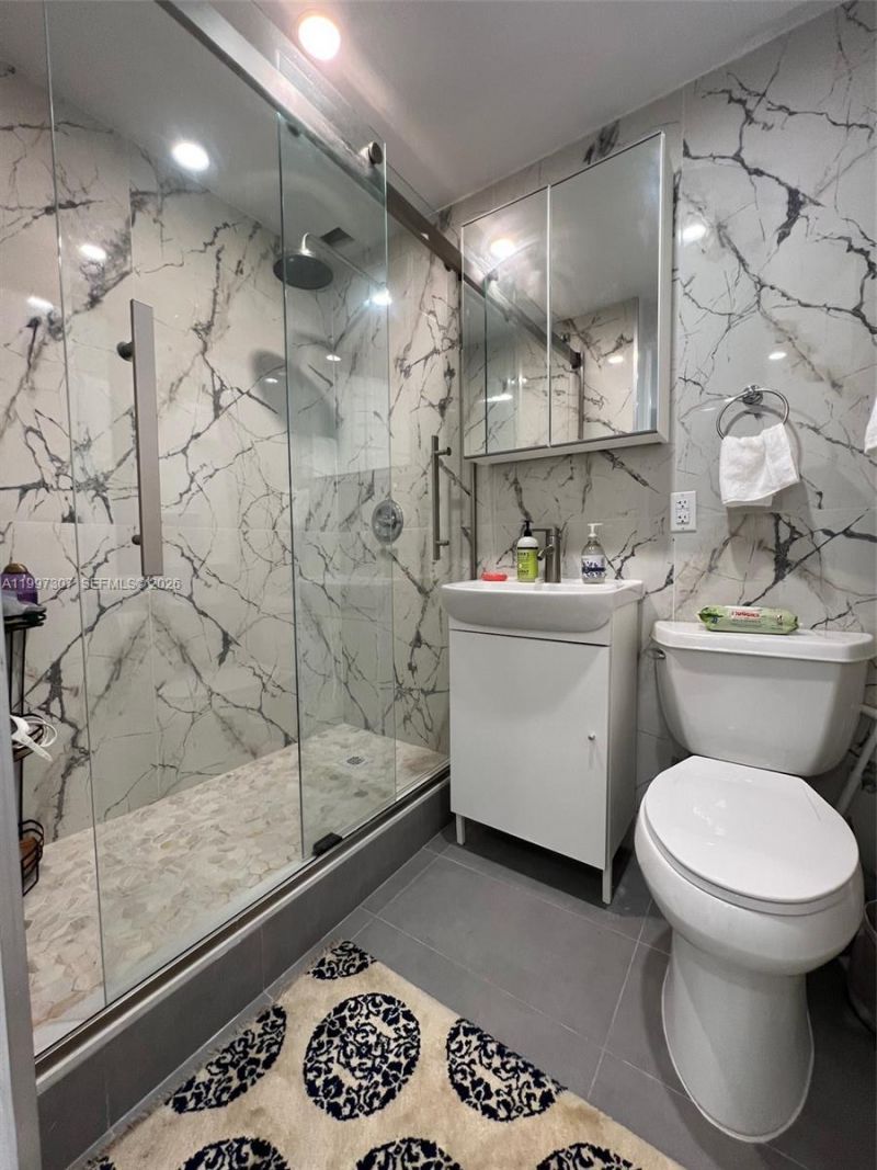 880 NE 69th St, Unit 11M, Miami, FL 33138 Photo