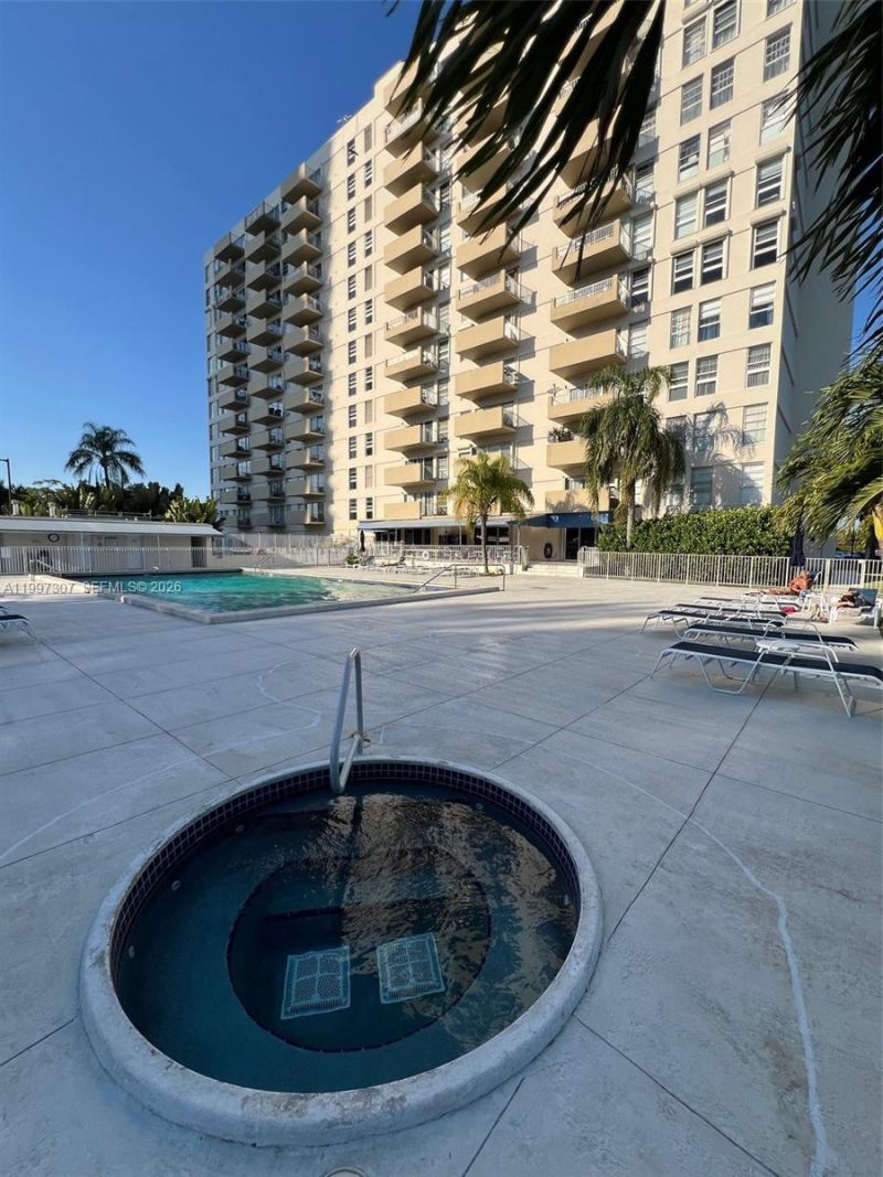 880 NE 69th St, Unit 11M, Miami, FL 33138 Photo