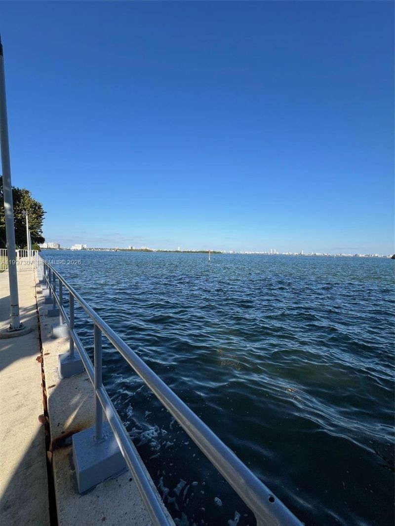 880 NE 69th St, Unit 11M, Miami, FL 33138 Photo