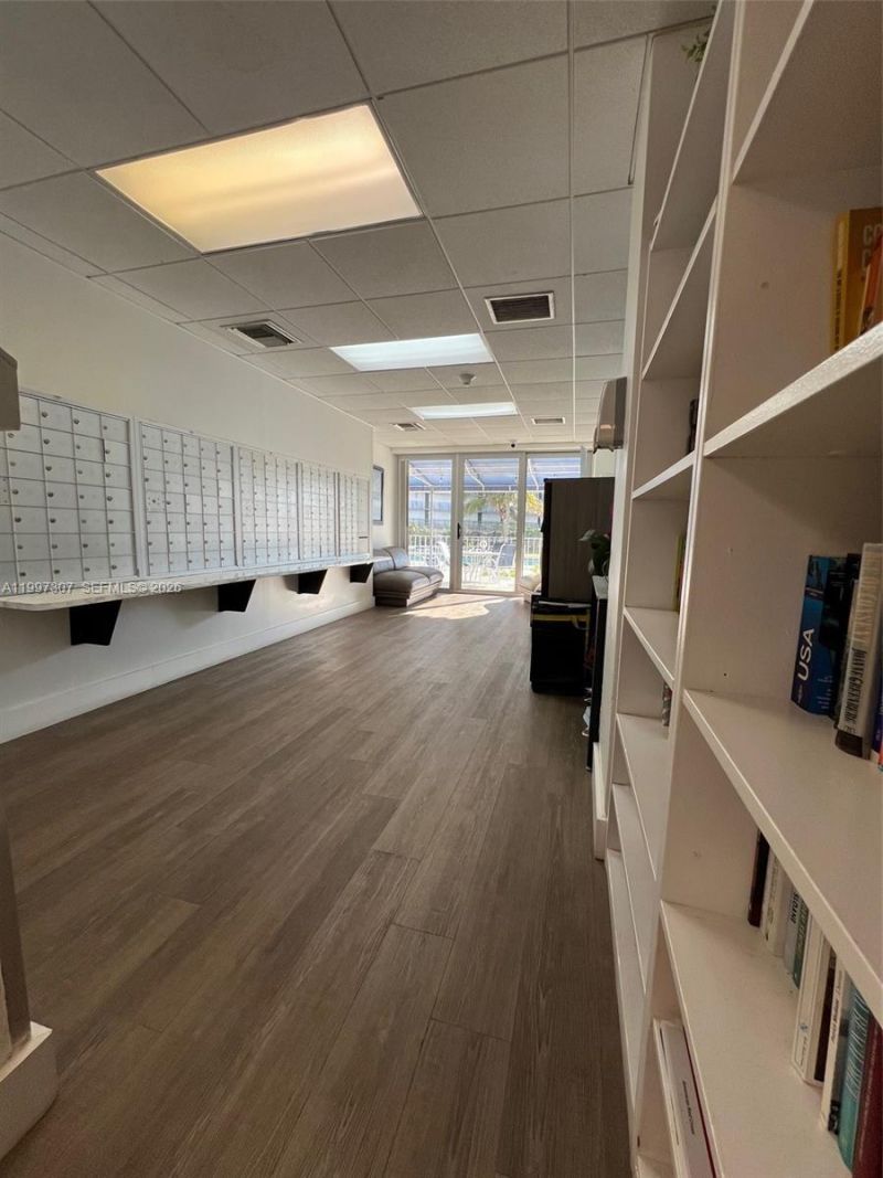 880 NE 69th St, Unit 11M, Miami, FL 33138 Photo