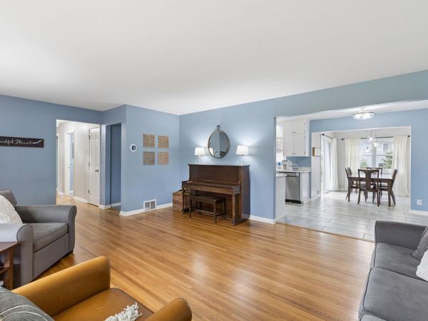 8101 32nd Avenue N, Crystal, MN 55427