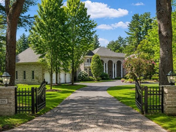 215 Monument Farm Rd, Concord, MA 01742