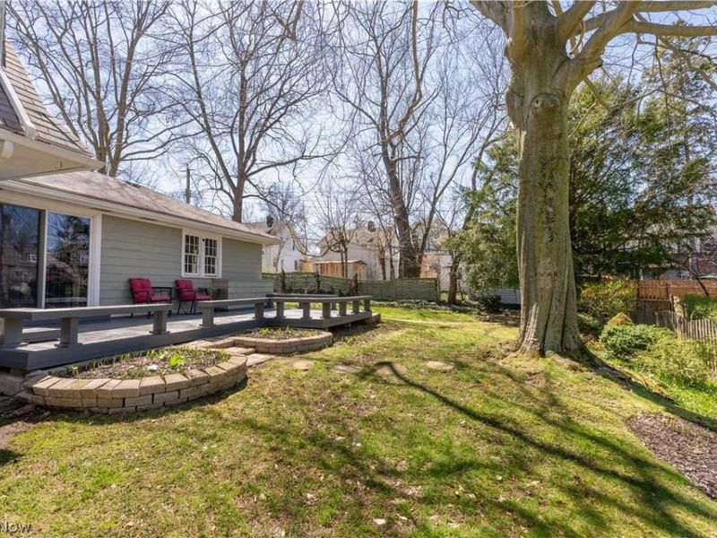 1480 Thornapple Avenue , Akron, OH 44301 Photo 2