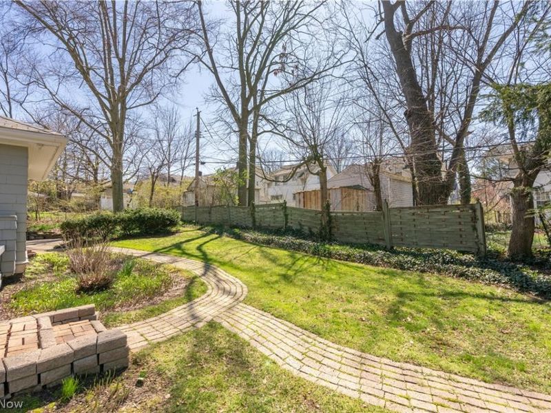 1480 Thornapple Avenue , Akron, OH 44301 Photo 8