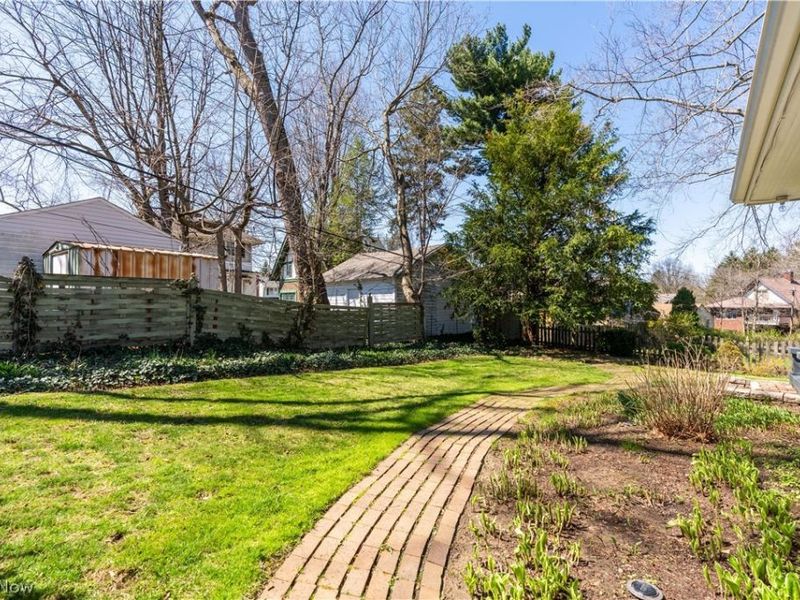 1480 Thornapple Avenue , Akron, OH 44301 Photo 9