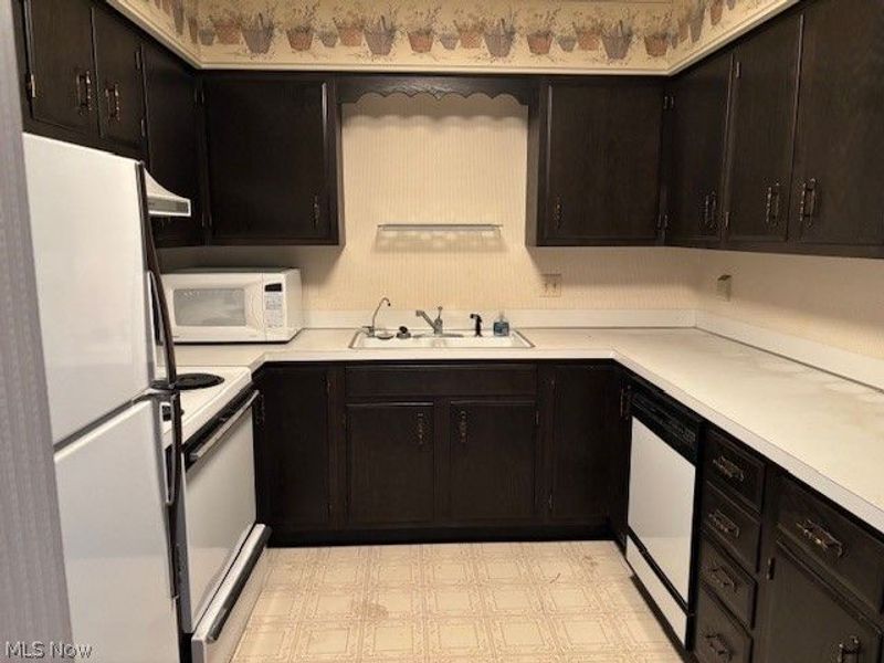 930 Canterbury Lane, Salem, OH 44460 Photo 4