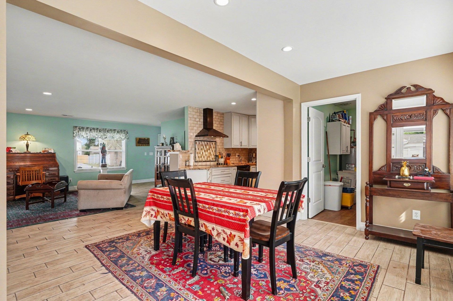 4625 Boxwood Dr.  Photo 6