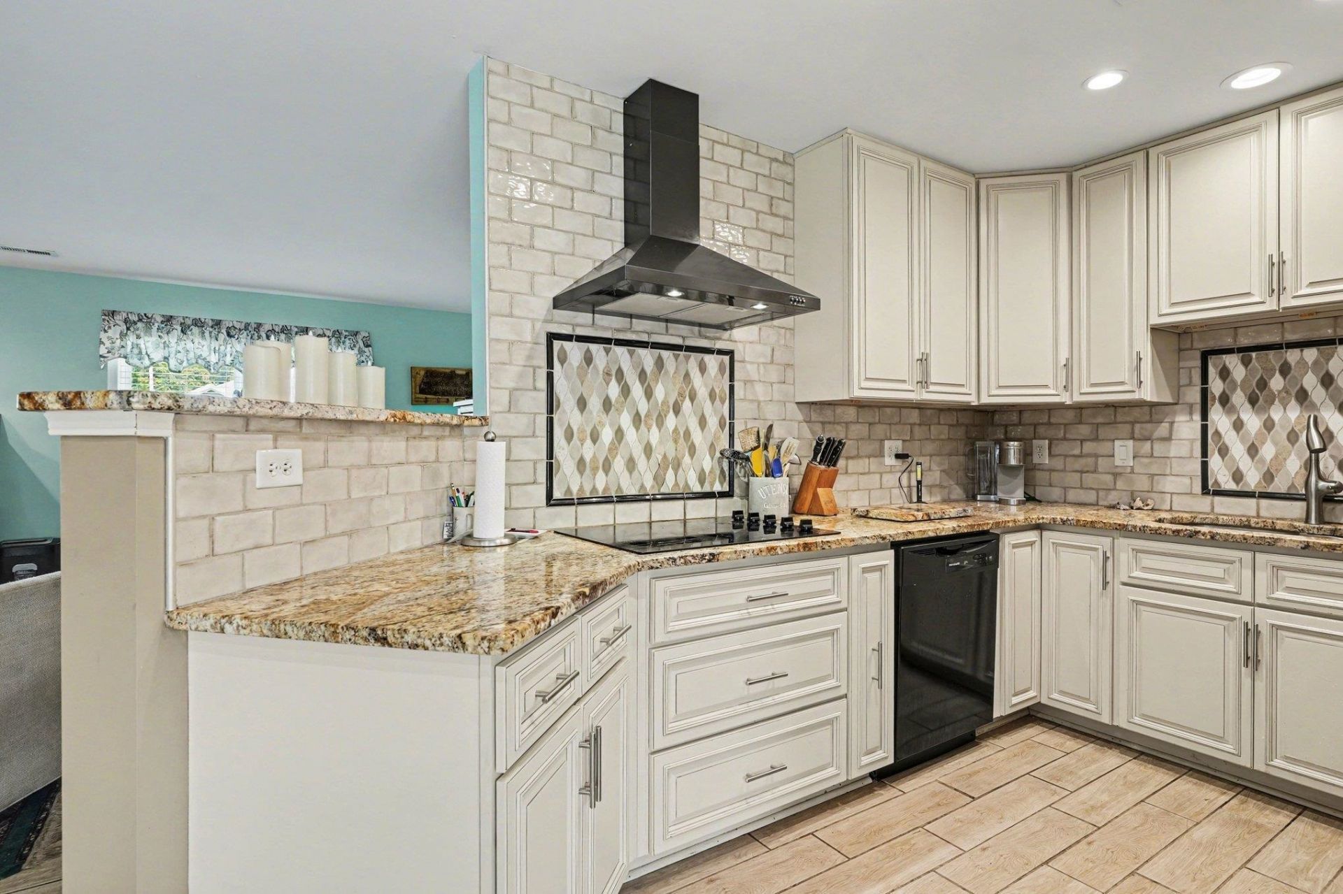 4625 Boxwood Dr.  Photo 8