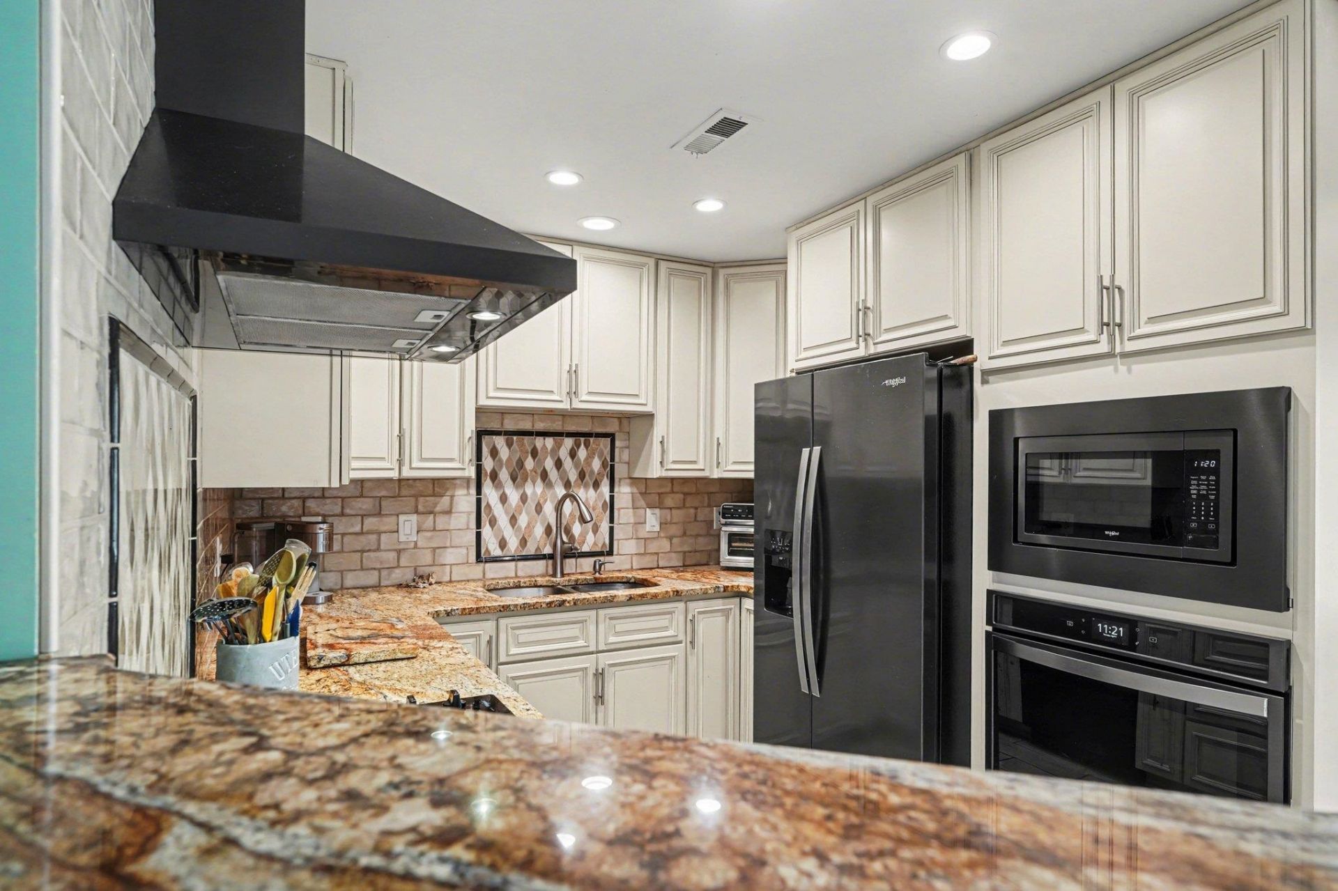 4625 Boxwood Dr.  Photo 9