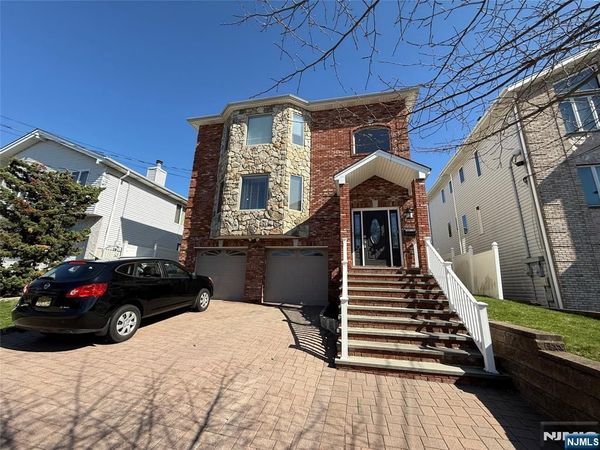 555 Jefferson Street 1st fl, CARLSTADT, NJ 07072