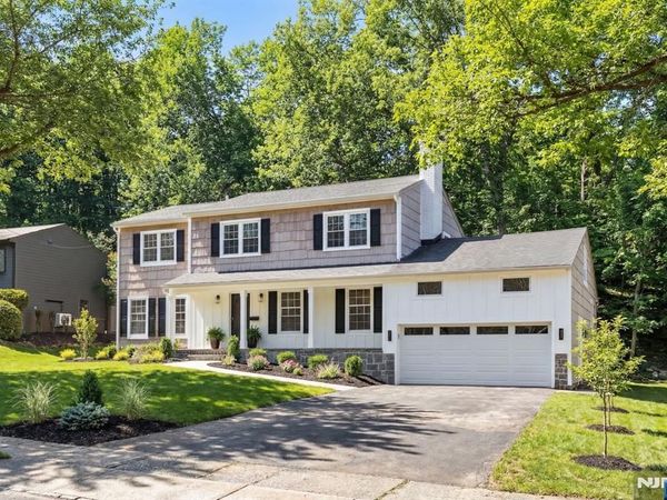 10 Robert Court, VERONA, NJ 07044