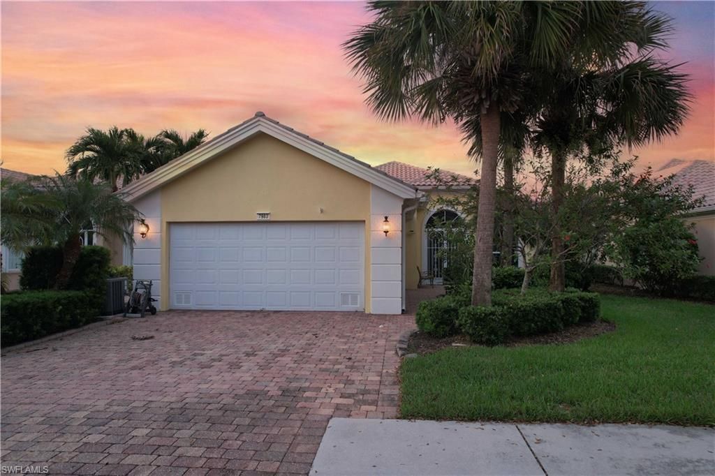 7983 Valentina Ct, Naples, FL 34114 Photo