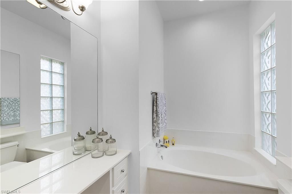 7983 Valentina Ct, Naples, FL 34114 Photo