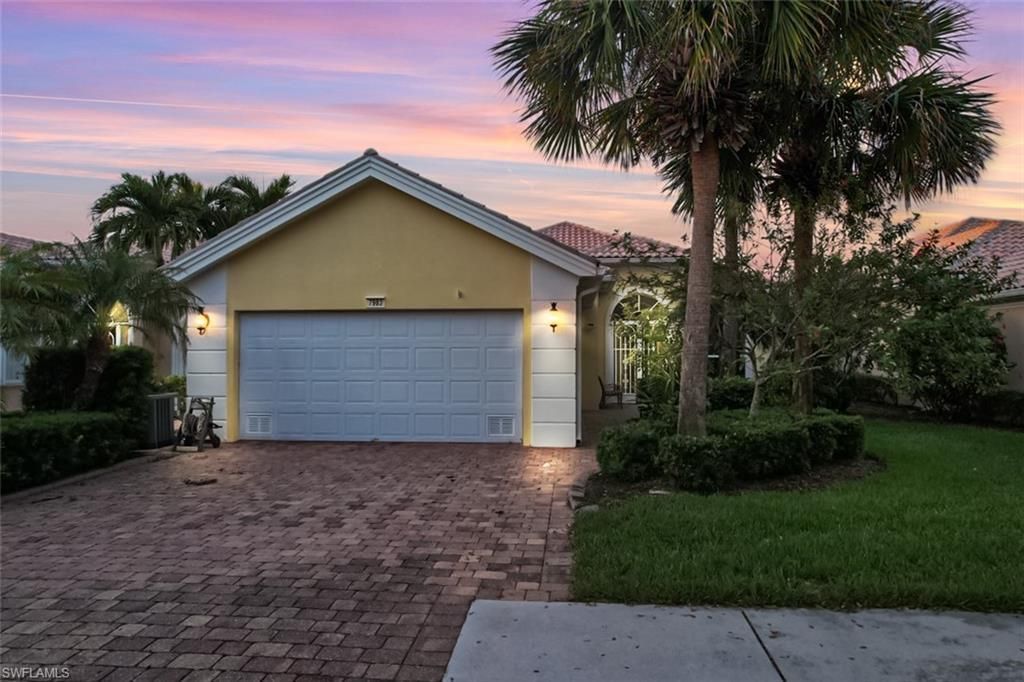 7983 Valentina Ct, Naples, FL 34114 Photo