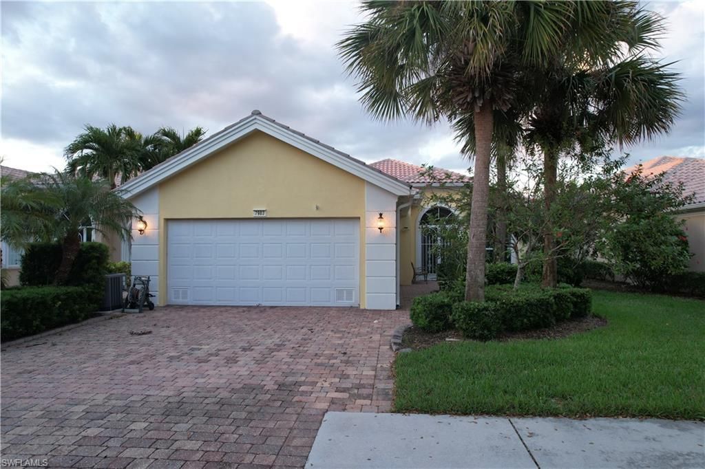 7983 Valentina Ct, Naples, FL 34114 Photo