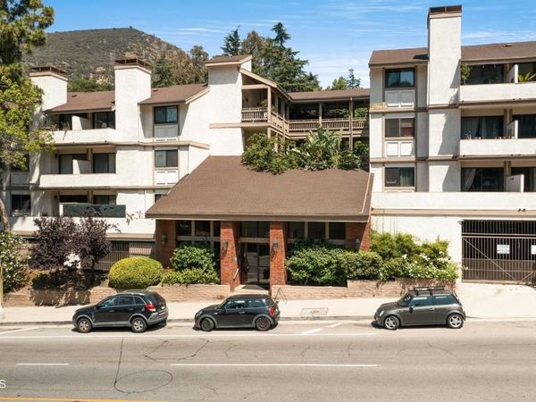 3480 Barham Boulevard, Unit 208, Los Angeles, CA 90068