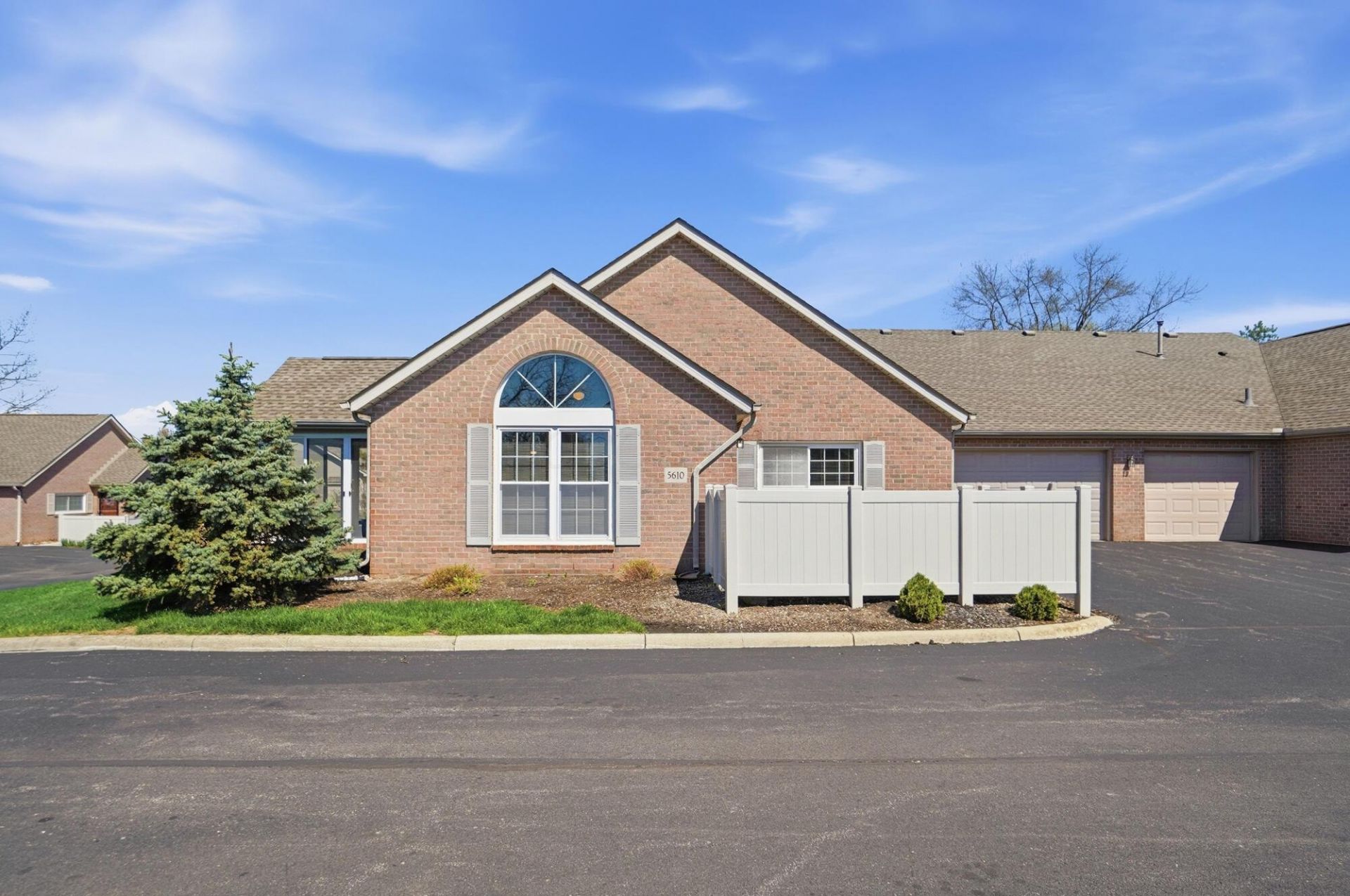 5610 Columbard Way, Unit 10, Columbus, OH 43230 Main Photo