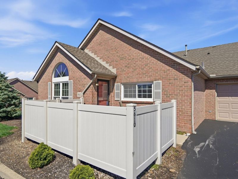 5610 Columbard Way, Unit 10, Columbus, OH 43230 Photo 4