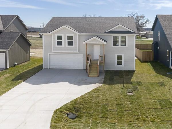 905 2nd Street, Perry, KS 66073
