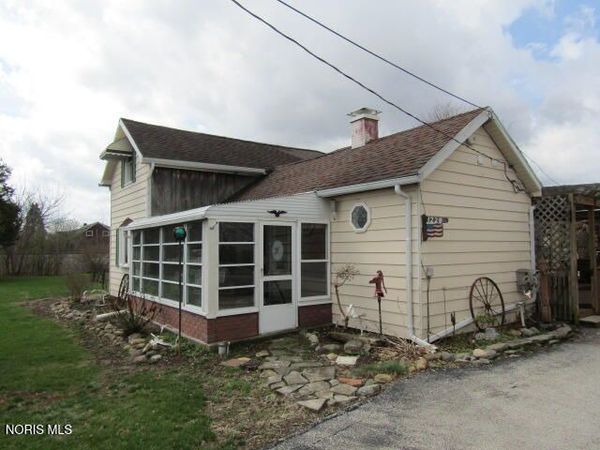 1228 Bury Road, Oregon, OH 43616