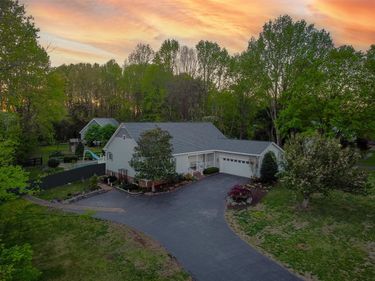 611 Drakesborough Drive, Bowling Green, KY 42103