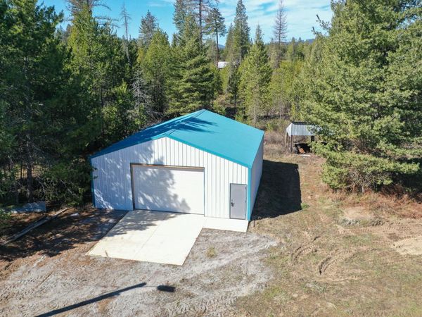 329571 Highway 2 Hwy, Newport, WA 99156