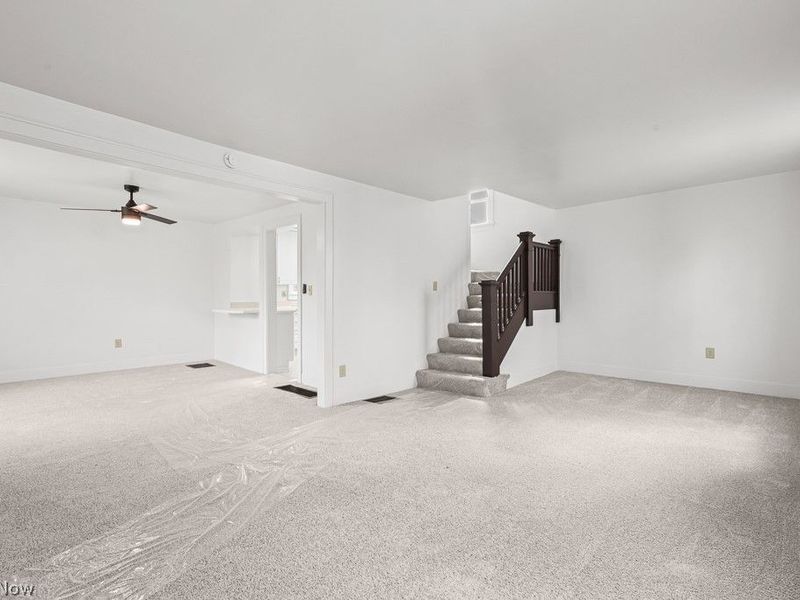 370 Cypress Avenue , Akron, OH 44301 Photo 3