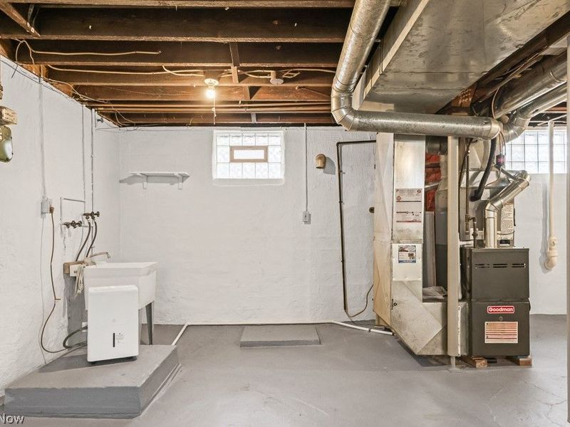 370 Cypress Avenue , Akron, OH 44301 Photo 32