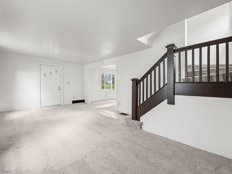 370 Cypress Avenue , Akron, OH 44301 Photo 4