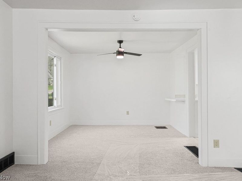 370 Cypress Avenue , Akron, OH 44301 Photo 5