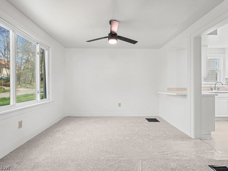 370 Cypress Avenue , Akron, OH 44301 Photo 6