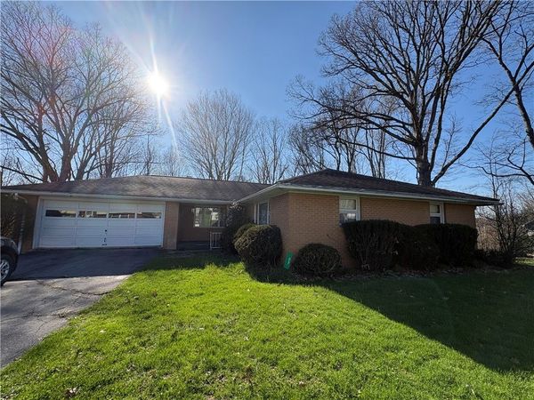 27 Charles St, Punxsutawney, PA 15767