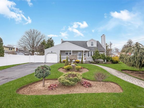 14 High Street , Farmingdale, NY 11735