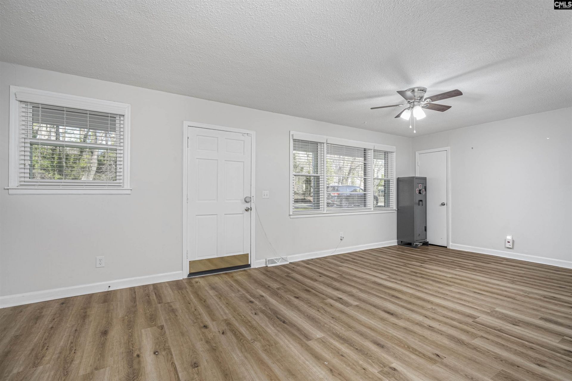 2350 Center Street Photo 6