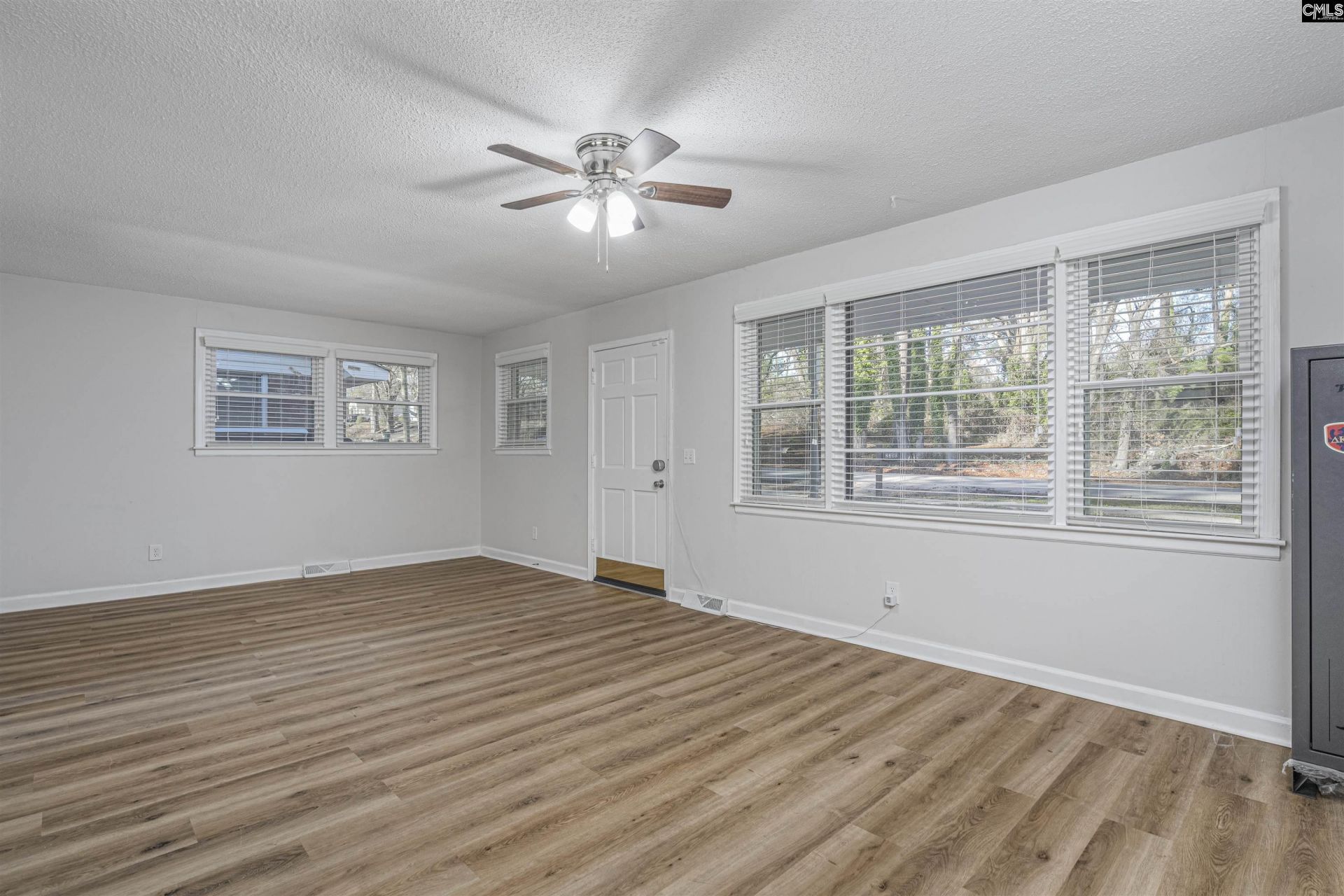 2350 Center Street Photo 7