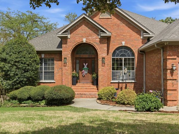 2209 Sawgrass Drive, Little Rock, AR 72212